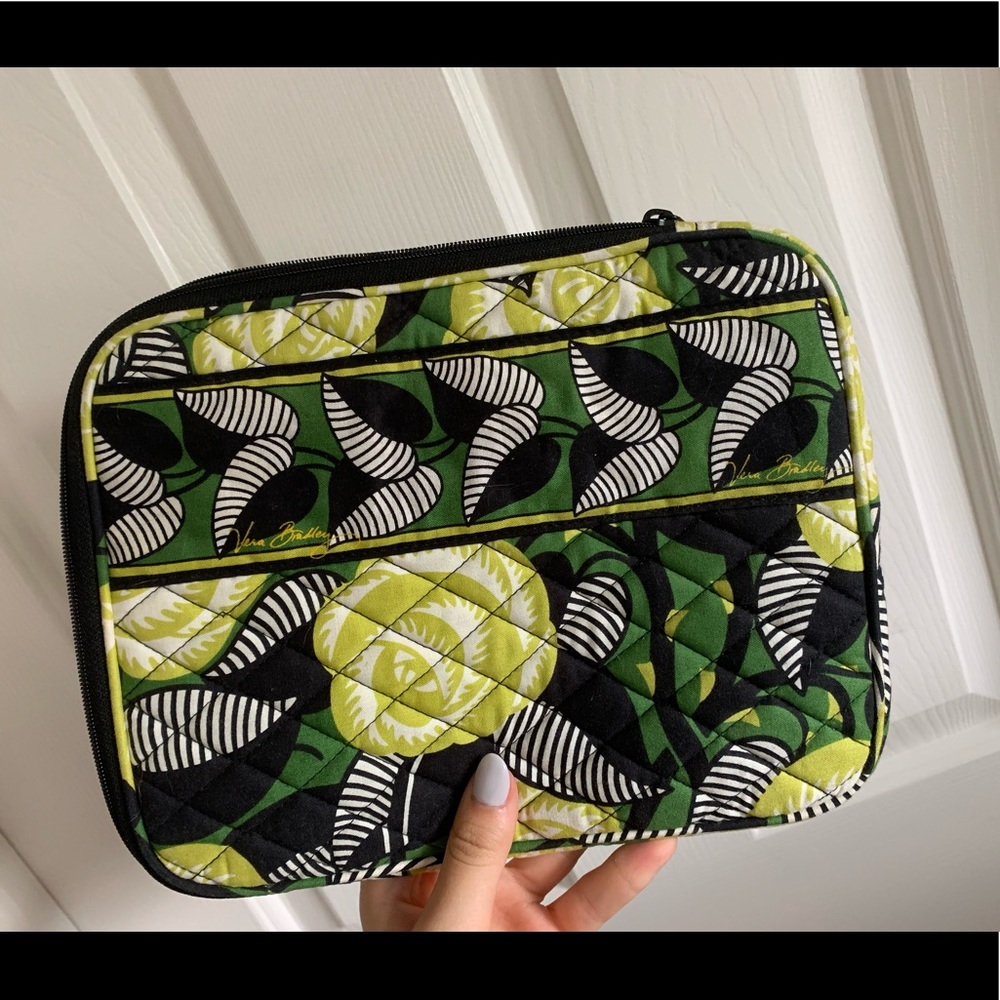 Vera Bradley Lemon print iPad case 🤍